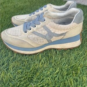 VERONICA BEARD Valentina Sneaker Size 6